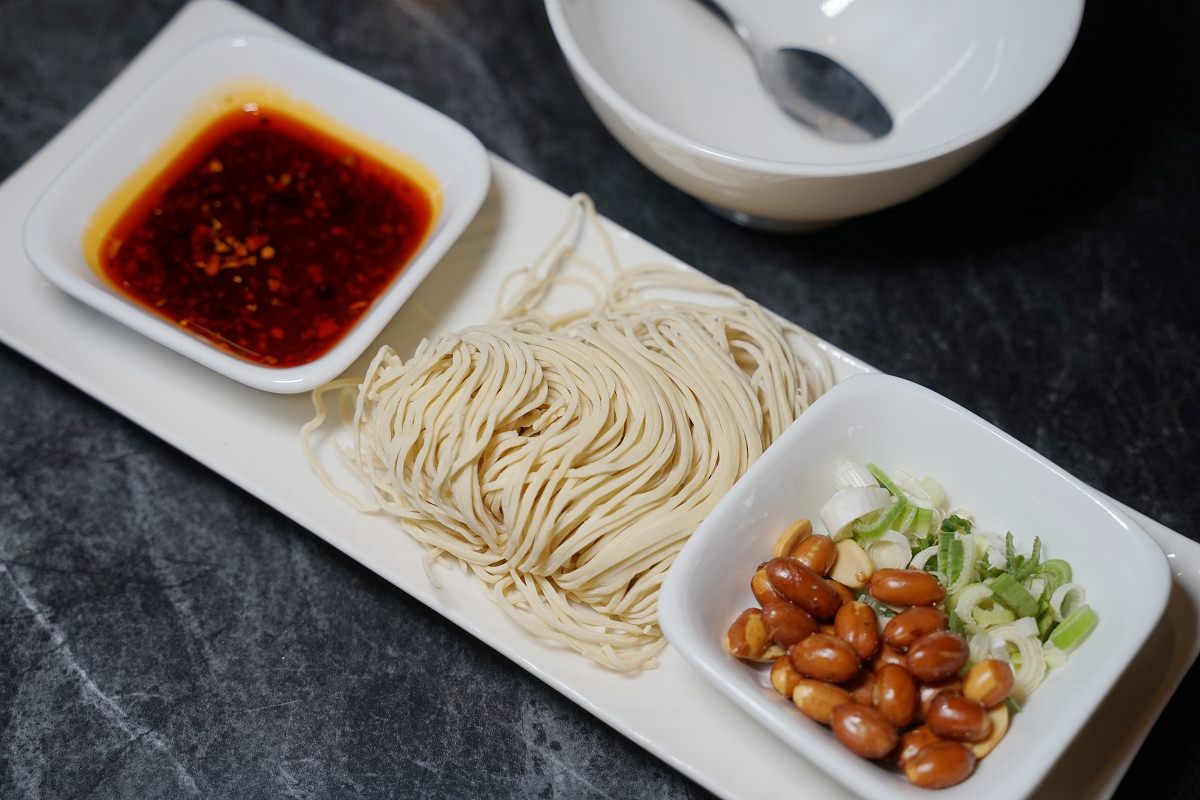 【青埔麻辣鍋推薦】秘傳手工香料鴛鴦鍋 壽星蝦慶生賀禮 怎麻辣頂級鴛鴦鍋