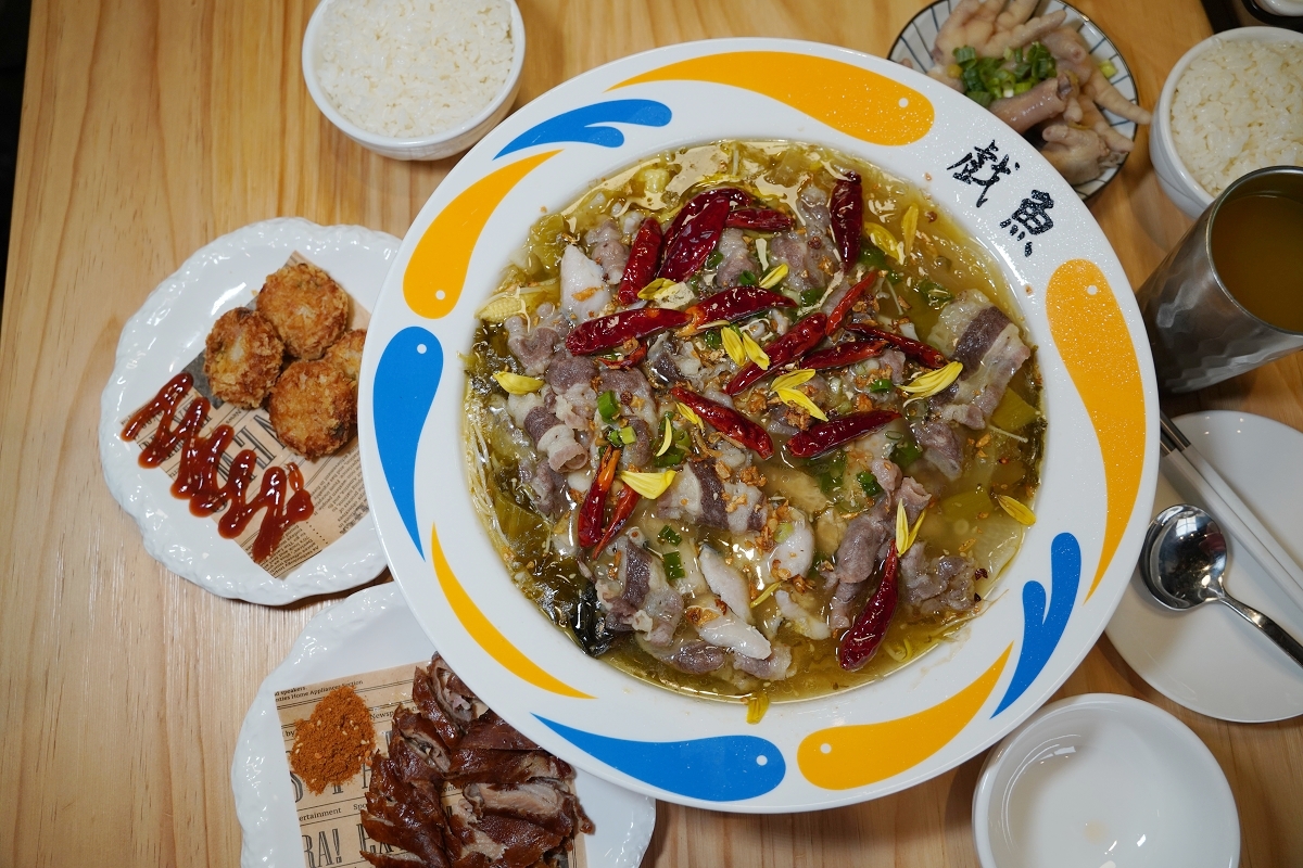 【桃園酸菜魚推薦】JC PARK 食尚廣場桃園春日館美食好選擇 濃郁爆香干鍋牛蛙美味必點 戲魚酸菜魚春日店
