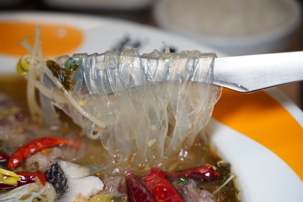 【桃園酸菜魚推薦】JC PARK 食尚廣場桃園春日館美食好選擇 濃郁爆香干鍋牛蛙美味必點 戲魚酸菜魚春日店