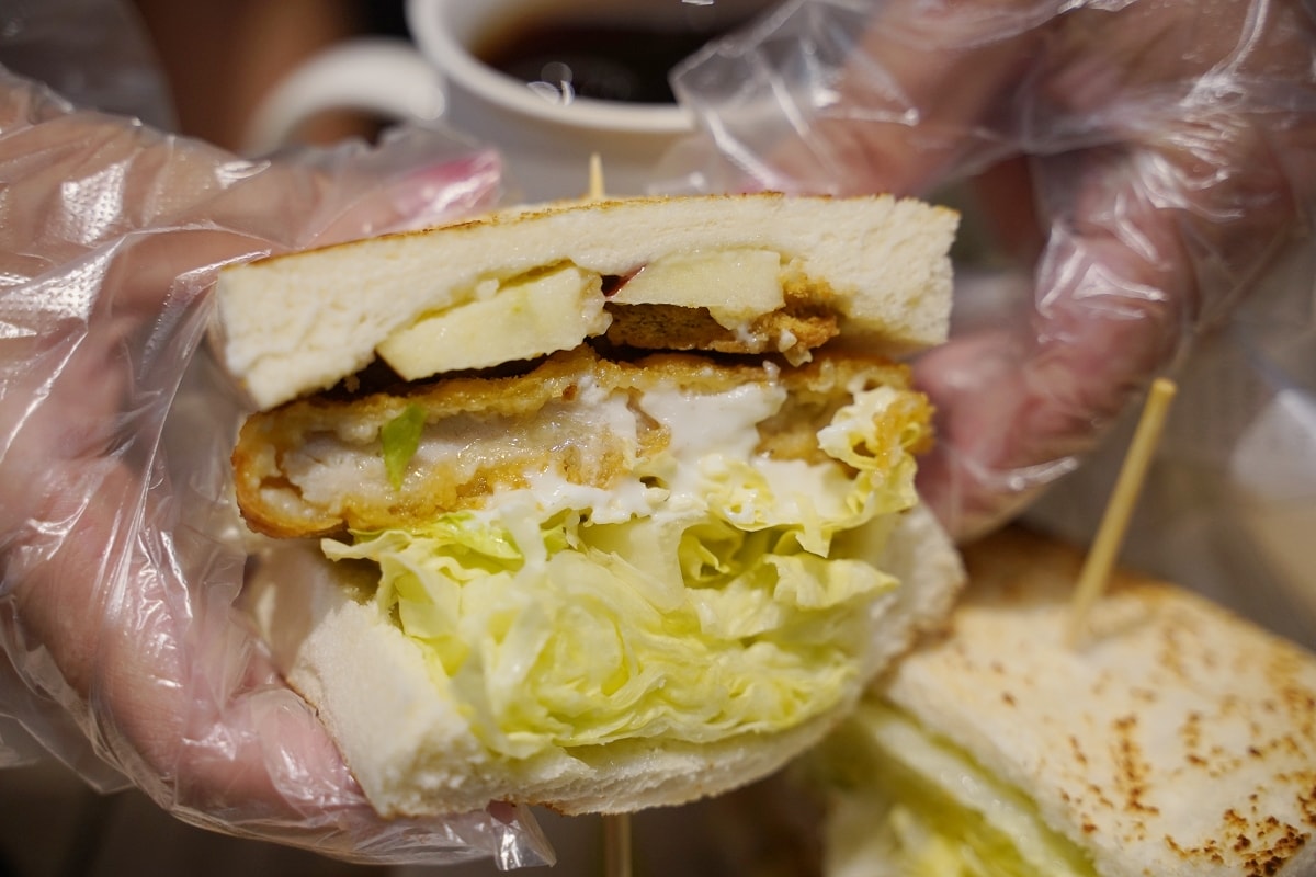 【桃園藝文特區早午餐推薦】同德五街美食好選擇 美味必點花生培根牛肉漢堡 朗朗 BURGERS