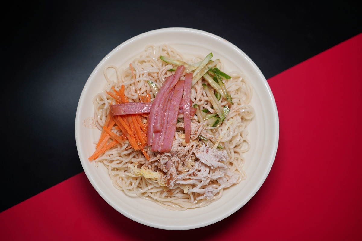 【桃園涼麵推薦】桃園人從小吃到大 學生必吃回憶美食 桃園名產可口涼麵總店