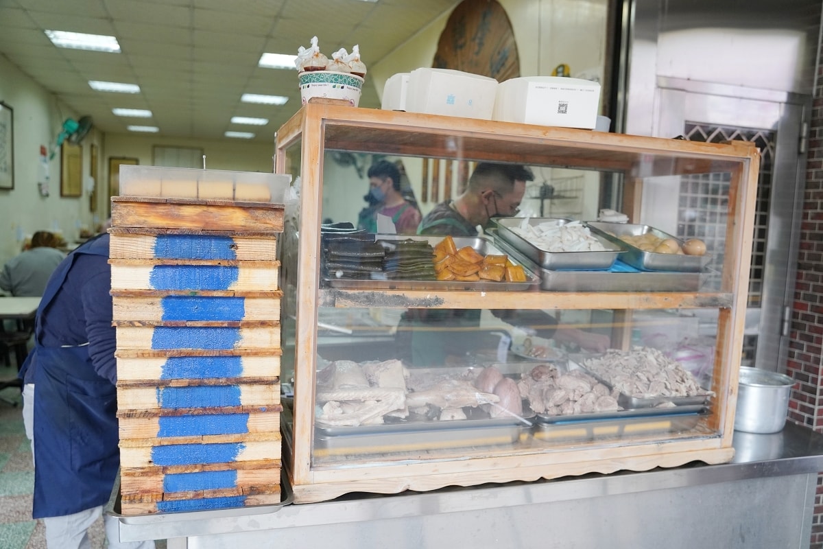 【大溪麵店推薦】大溪老街傳承三代60年老店 銅板美食擔仔麵/陽春麵/油豆腐必點 達摩麵店