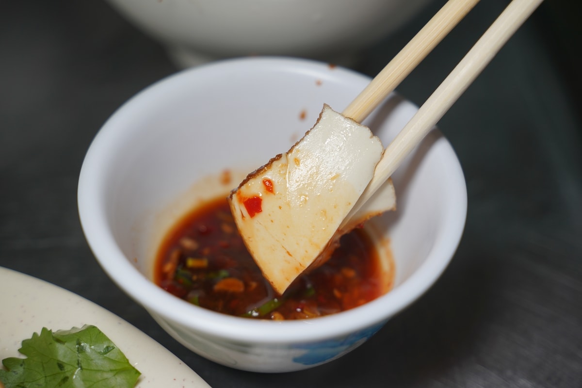【大溪麵店推薦】大溪老街傳承三代60年老店 銅板美食擔仔麵/陽春麵/油豆腐必點 達摩麵店