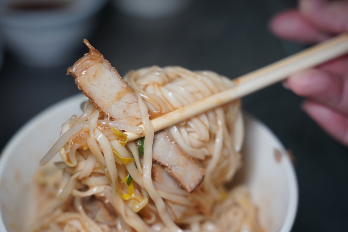 【大溪麵店推薦】大溪老街傳承三代60年老店 銅板美食擔仔麵/陽春麵/油豆腐必點 達摩麵店