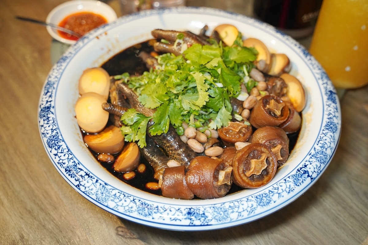 【台北東區216巷美食推薦】2024客家小炒全國爭霸賽創意組佳作 連續三年米其林餐盤推薦 南村私廚小酒棧