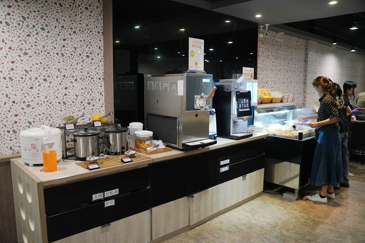 【新竹埔頂美食推薦】新竹好市多周邊超人氣火鍋店 豐富自助吧無限量供應吃到飽 愛華火鍋
