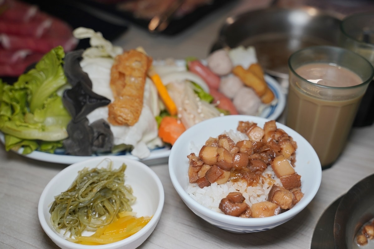 【新竹埔頂美食推薦】新竹好市多周邊超人氣火鍋店 豐富自助吧無限量供應吃到飽 愛華火鍋