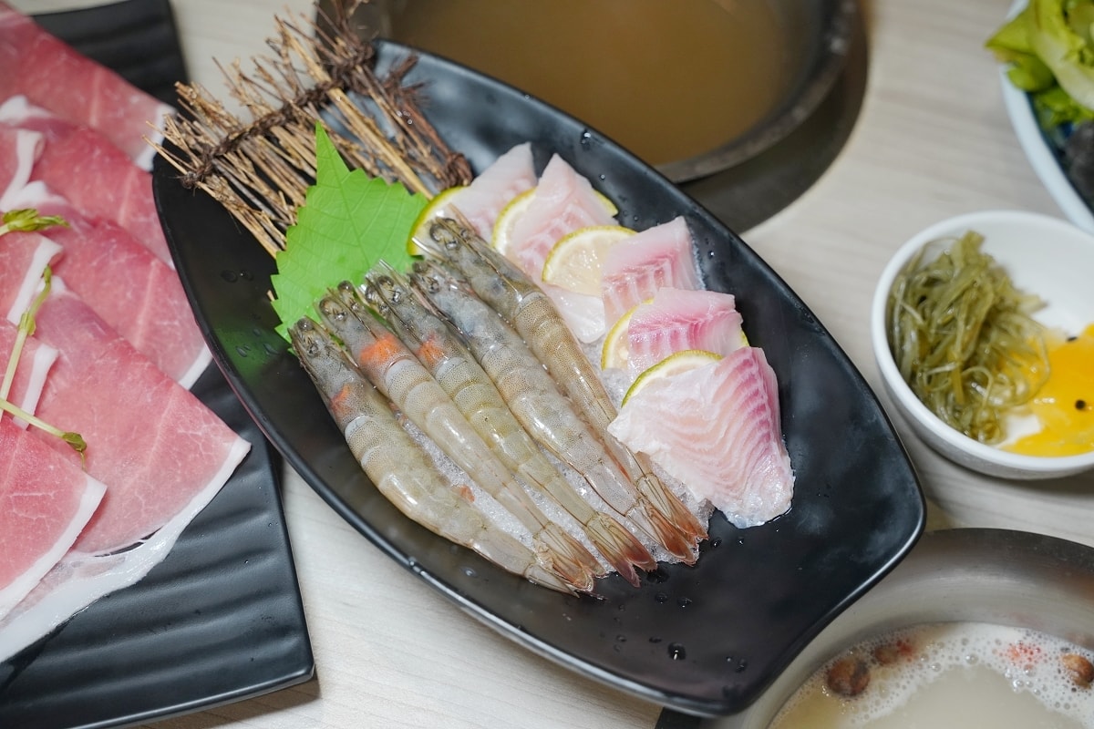 【新竹埔頂美食推薦】新竹好市多周邊超人氣火鍋店 豐富自助吧無限量供應吃到飽 愛華火鍋