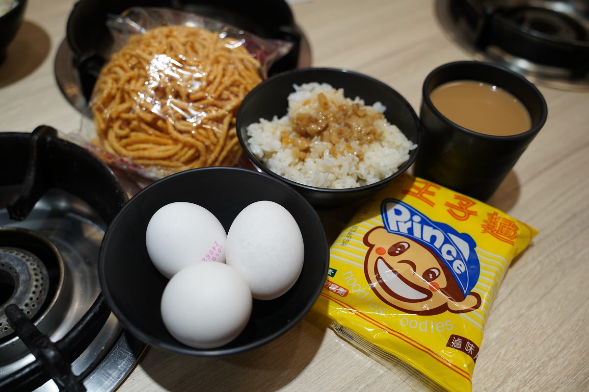 【內壢小火鍋推薦】內壢中華路聚餐好選擇 豐富自助吧滷肉飯王子麵冰淇淋吃到飽 貝貝鍋精緻小火鍋
