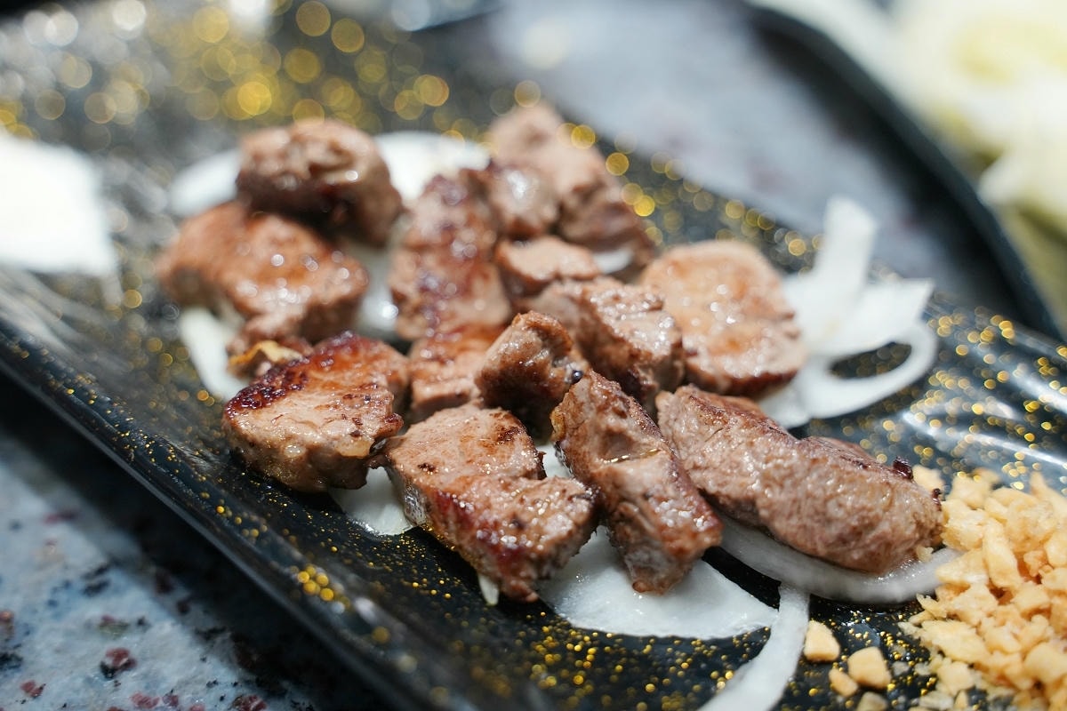 【金丰饌平價鐵板燒環中東店】中壢鐵板燒推薦 免費續菜超佛心 白飯/飲料/霜淇淋自助吧吃到飽