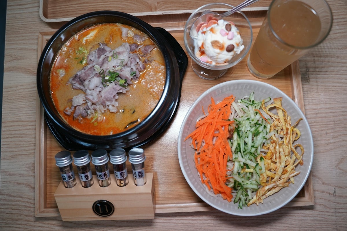 【94咖哩孃】獨家13種香料配方板橋新開幕香料咖哩火鍋 美味必點白雪砂鍋煲/赤雪砂鍋煲