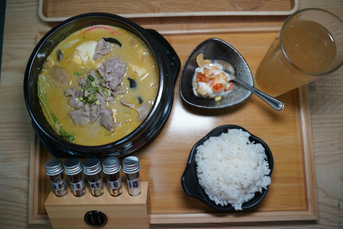 【94咖哩孃】獨家13種香料配方板橋新開幕香料咖哩火鍋 美味必點白雪砂鍋煲/赤雪砂鍋煲