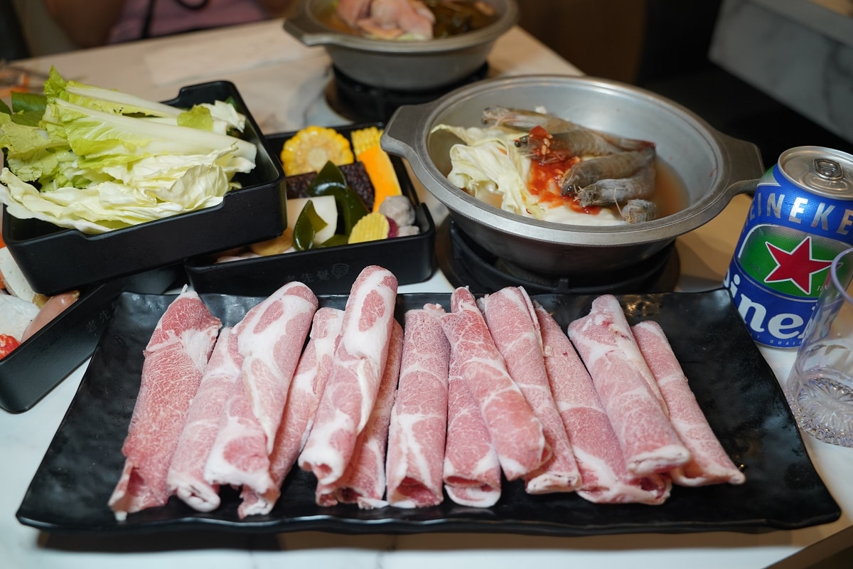 【台北內湖鍋物推薦】西湖平價小火鍋好選擇 蔬菜火鍋料冰品白飯飲料無限量供應 老先覺功夫窯燒鍋台北西湖店