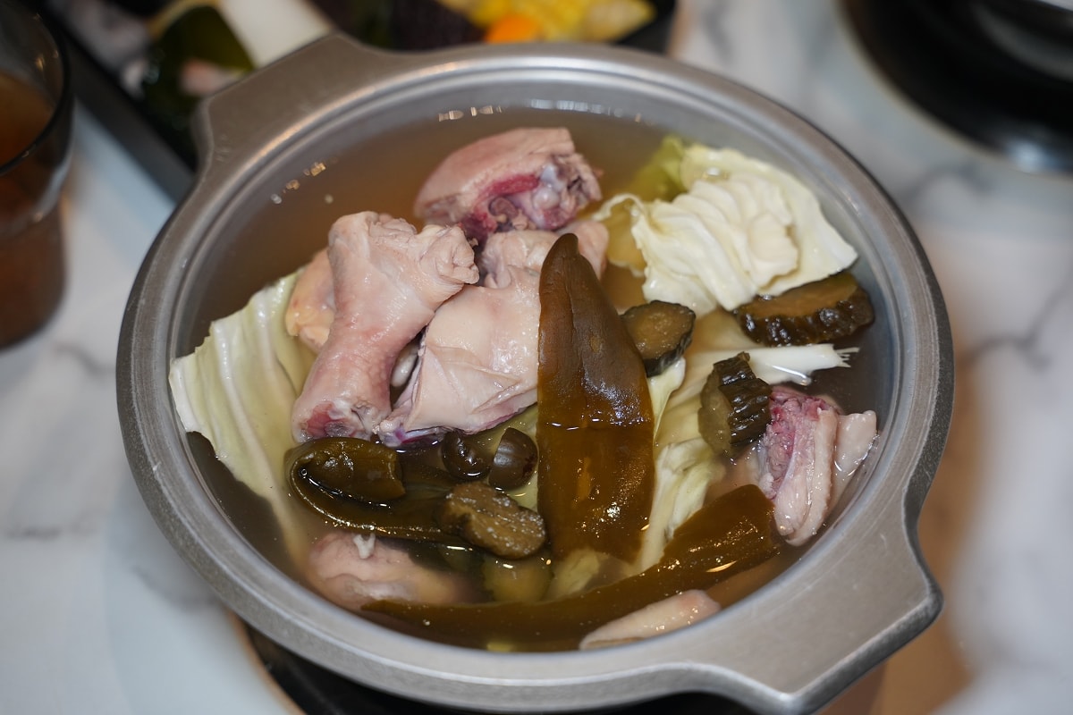 【台北內湖鍋物推薦】西湖平價小火鍋好選擇 蔬菜火鍋料冰品白飯飲料無限量供應 老先覺功夫窯燒鍋台北西湖店