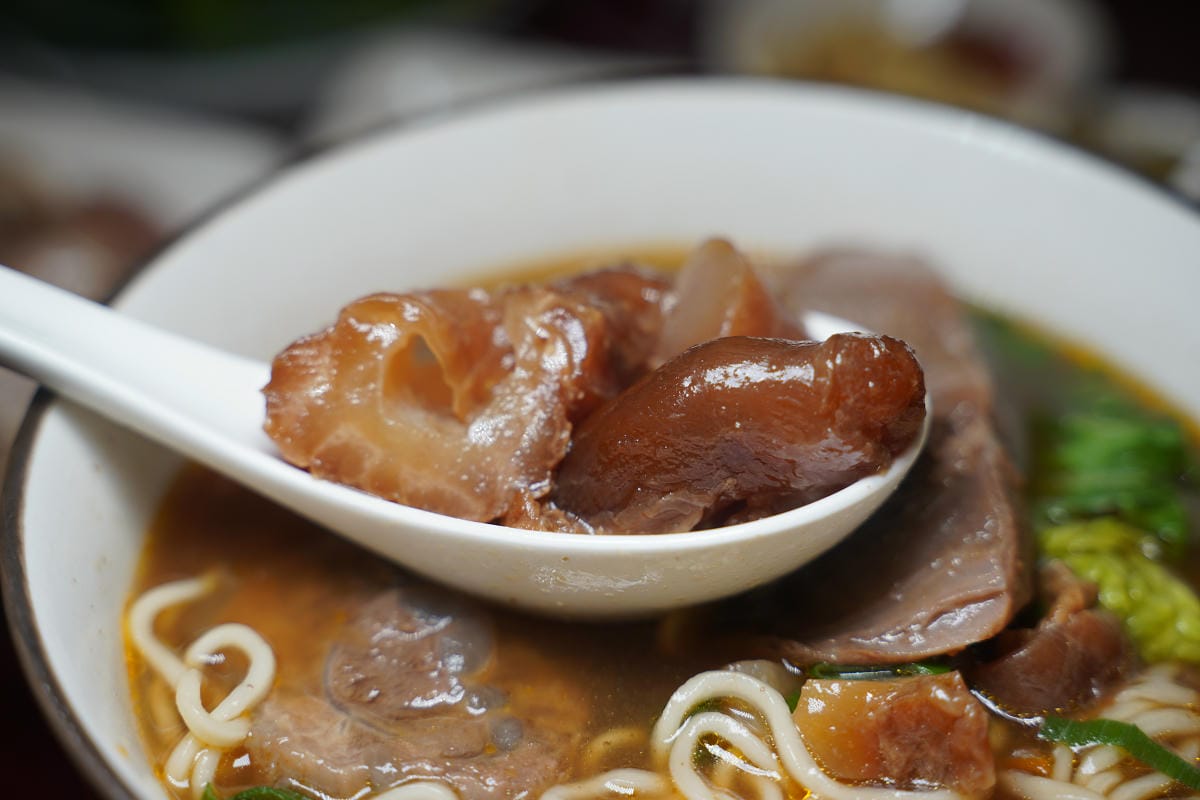 【牛閣精緻麵館內科店】台北內湖牛肉麵推薦 台北國際牛肉麵節人氣王 捷運港墘站超人氣排隊美食