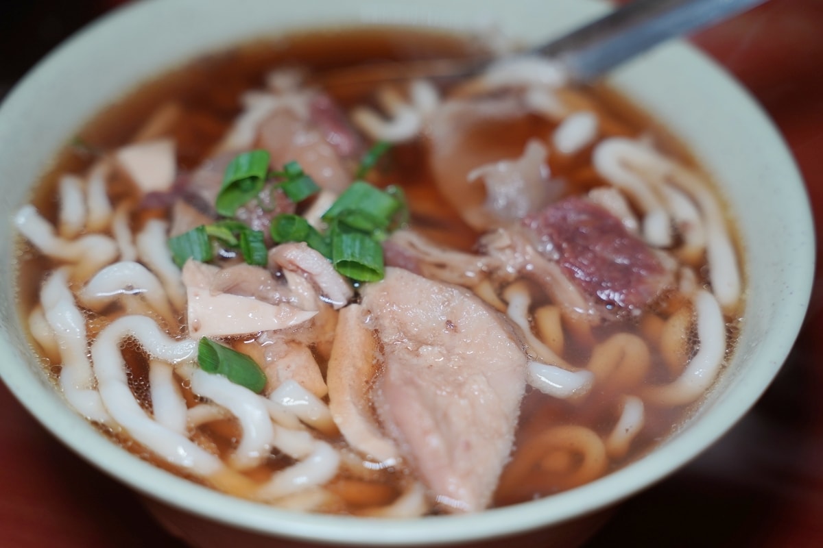 【台北萬華牛肉麵推薦】24小時營業 Google評價4.2顆星19000則評論 富宏牛肉麵