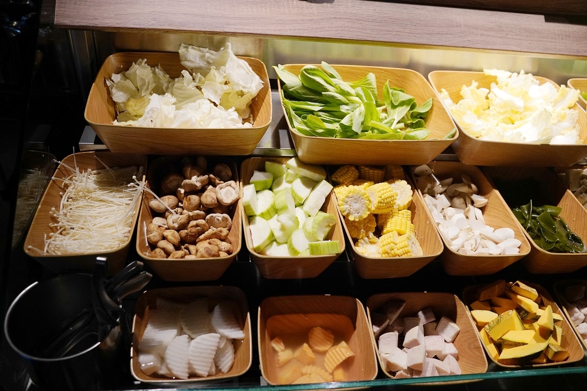 【台中美術園道美食推薦】全台唯一產地直送鮮蔬吃到飽火鍋店 調製獨門醬汁湯底 論石間鍋物台中國美店