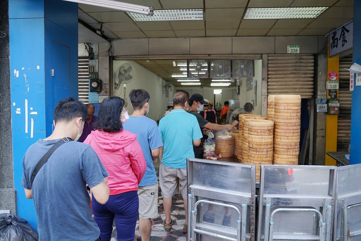 【桃園早餐推薦】桃園大廟超人氣包子店 一顆10元現包現蒸 九福包子