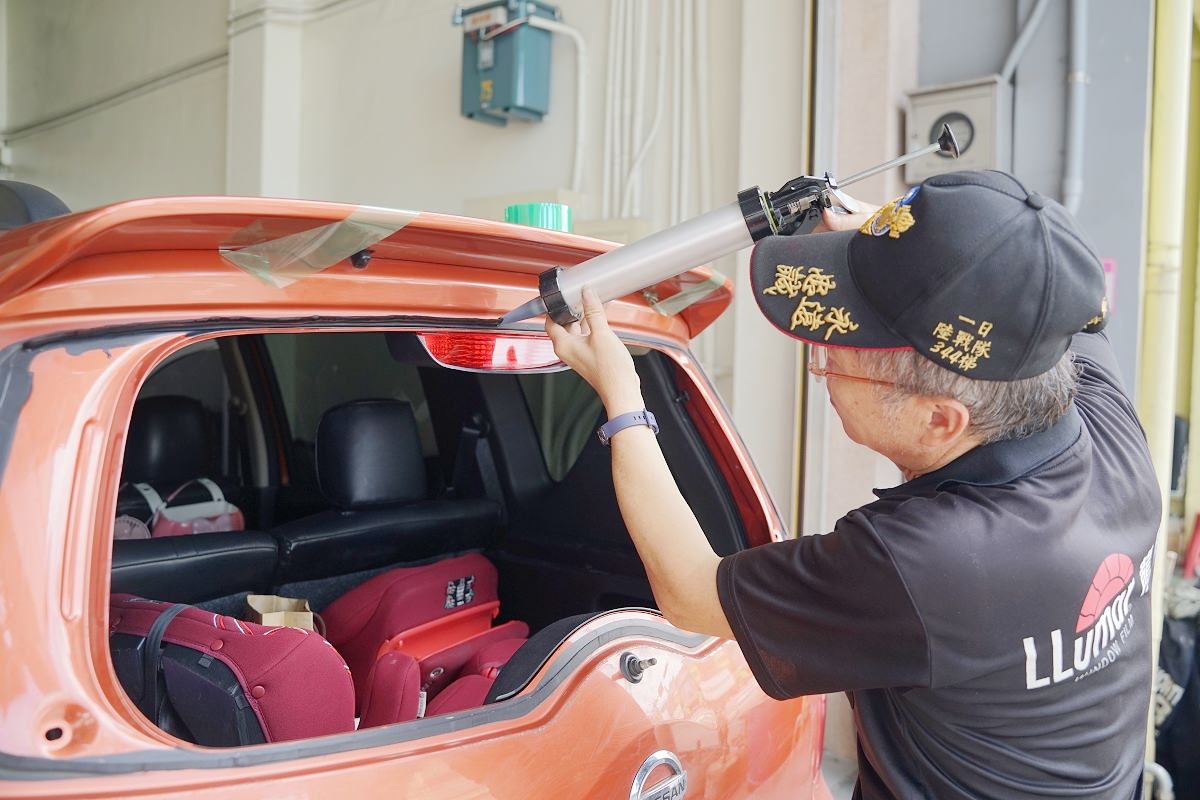 【桃園汽車玻璃更換推薦】在地36年各廠牌汽車玻璃安裝/玻璃修補 一站式隔熱紙安裝超方便 宏昇汽車玻璃隔熱紙