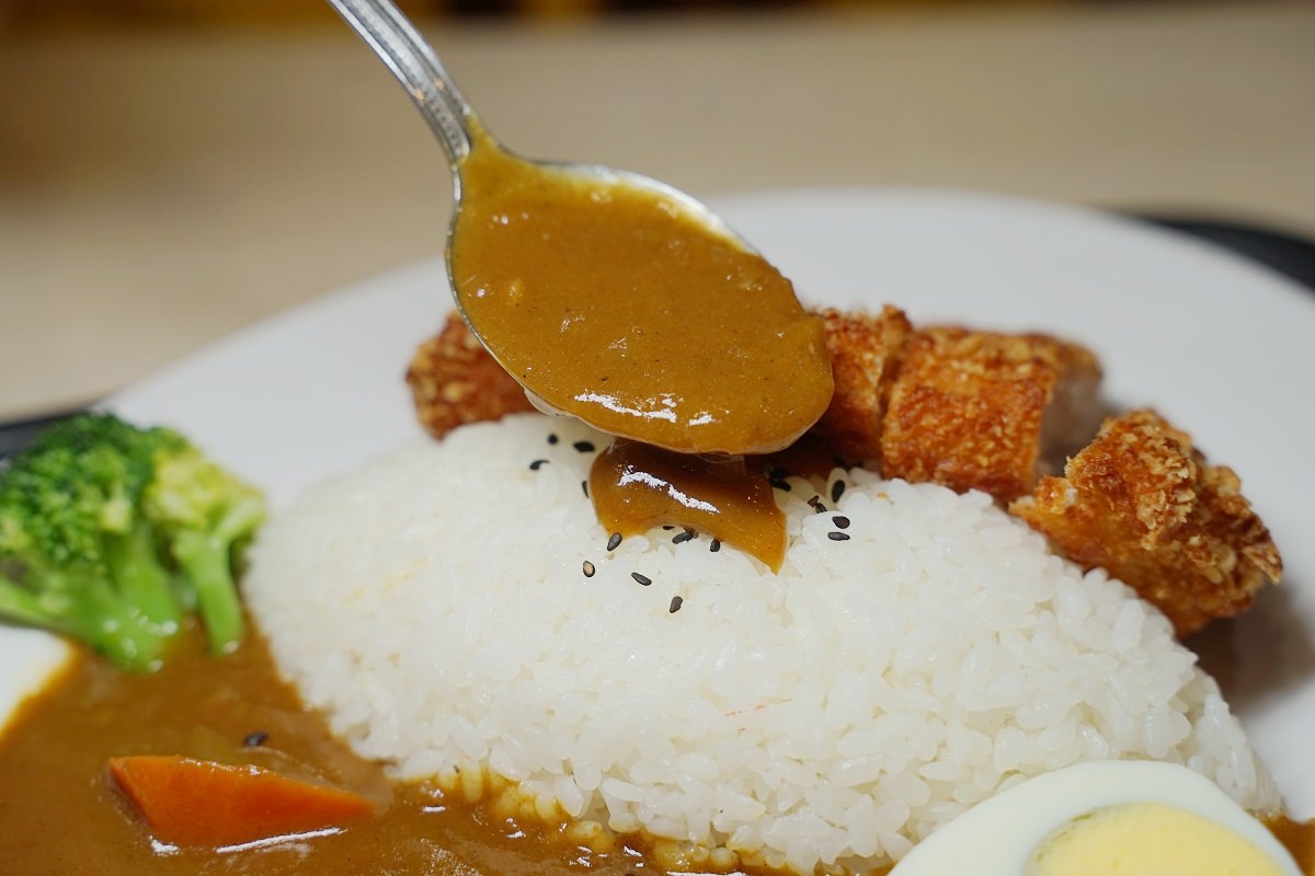 【華泰名品城咖哩飯推薦】全台第一家日式咖哩飯專賣店 甘味咖哩小朋友最愛 橫浜咖哩華泰店 - 第8張圖 【華泰名品城咖哩飯推薦】全台第一家日式咖哩飯專賣店 甘味咖哩小朋友最愛 橫浜咖哩華泰店