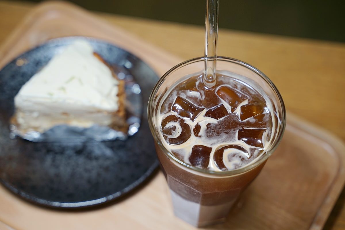 【新莊後港咖啡館推薦】TSCA金杯獎義式組TOP4 自家烘焙美味蛋糕 黑沐咖啡