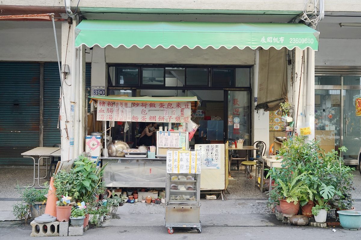 【台中中美街早餐推薦】台中古早味炒麵+綜合湯早餐店 無招牌在地隱藏版中式早餐