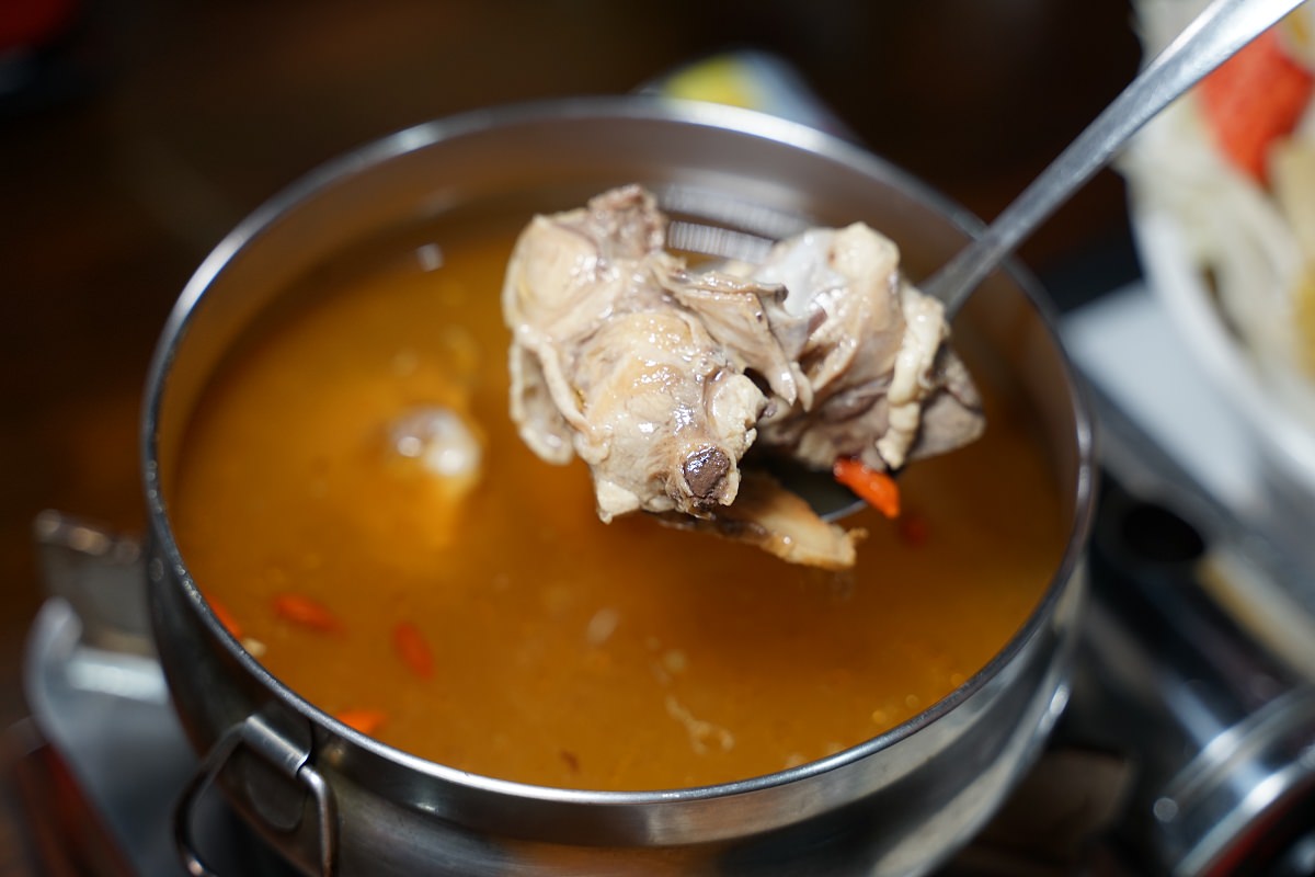 【南投名間餐廳推薦】南投名間隱藏版美食 養鹿場改建聚餐好選擇 老鐵牛之家