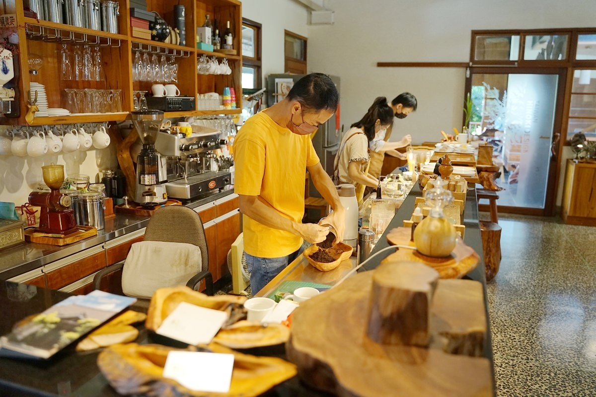 【南投名間下午茶推薦】成立於1976年台灣檜木坊 咖啡冰熊下午茶+檜木筷手作DIY 木協台灣檜木坊