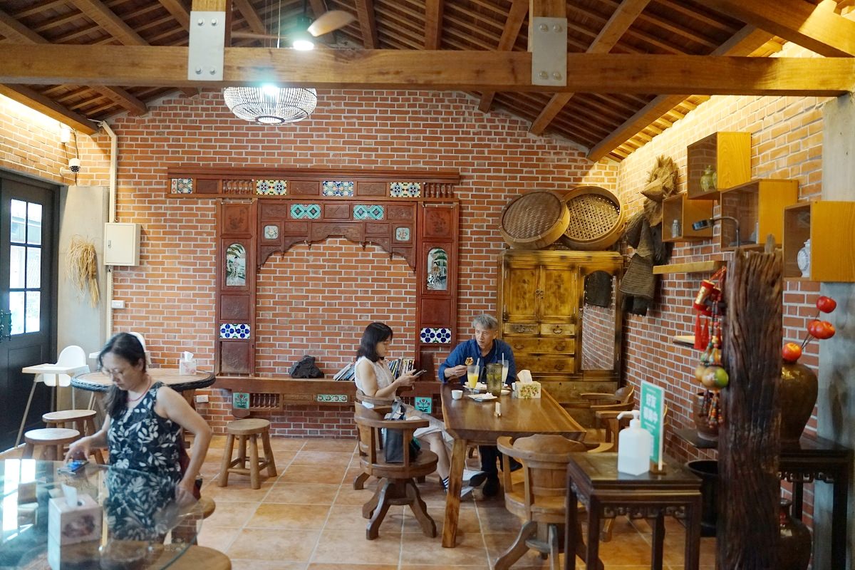 【南投八卦路美食推薦】南投139縣道清河堂三合院古厝咖啡廳 美味必點招牌麻油雞 老議長咖啡