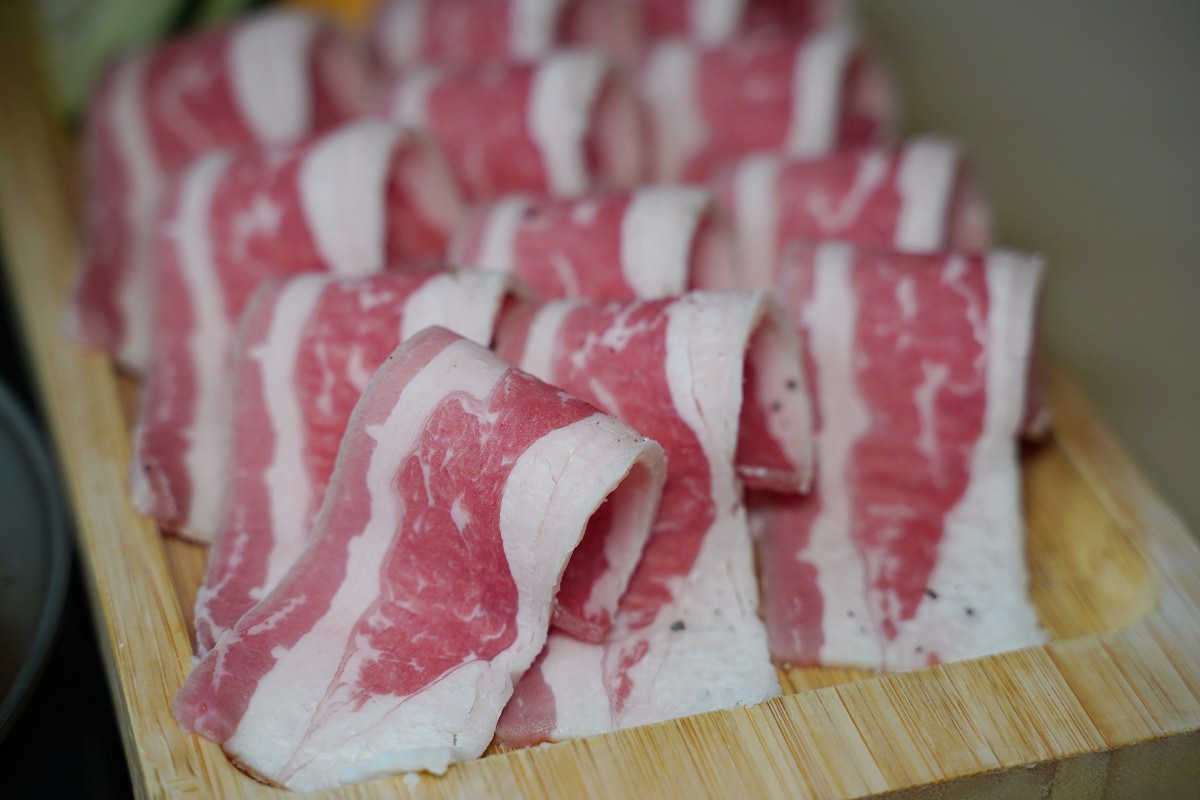 【桃園統領廣場美食推薦】桃園韓式烤肉料理好選擇 絕對肉感商業午餐美味必點 燒桶子韓食烤肉統領店