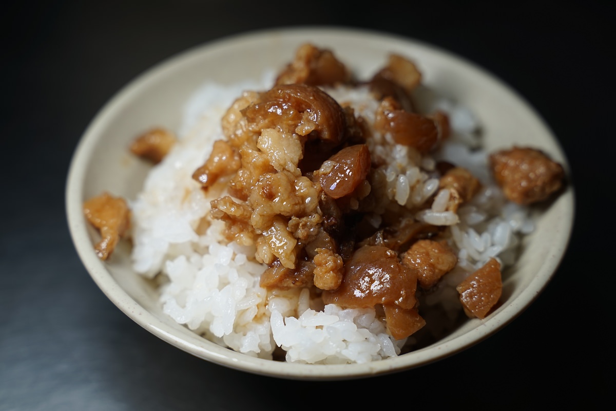 【基隆廟口夜市小吃推薦】平價好吃魯肉飯/豬腳湯 基隆夜市第7攤 阿媽的滷肉飯