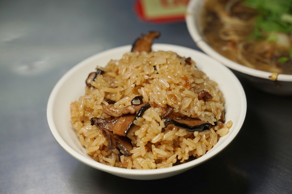 【基隆廟口夜市螃蟹羹推薦】創立於民國82年 全台灣第一家創始店 吳記螃蟹羹油飯5號攤