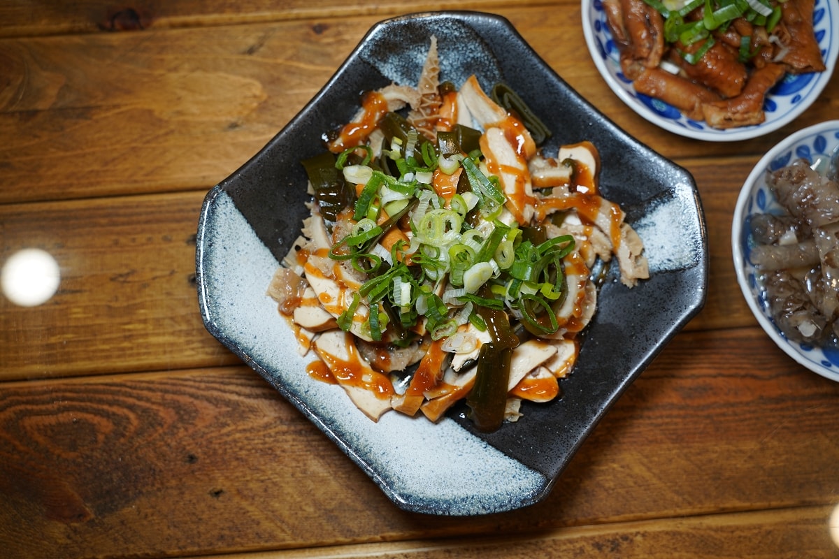 【中壢福州商圈美食推薦】全桃最浮誇霸王牛肉麵 一麵兩吃好吃更加分 清牛堂清燉牛肉麵中壢店