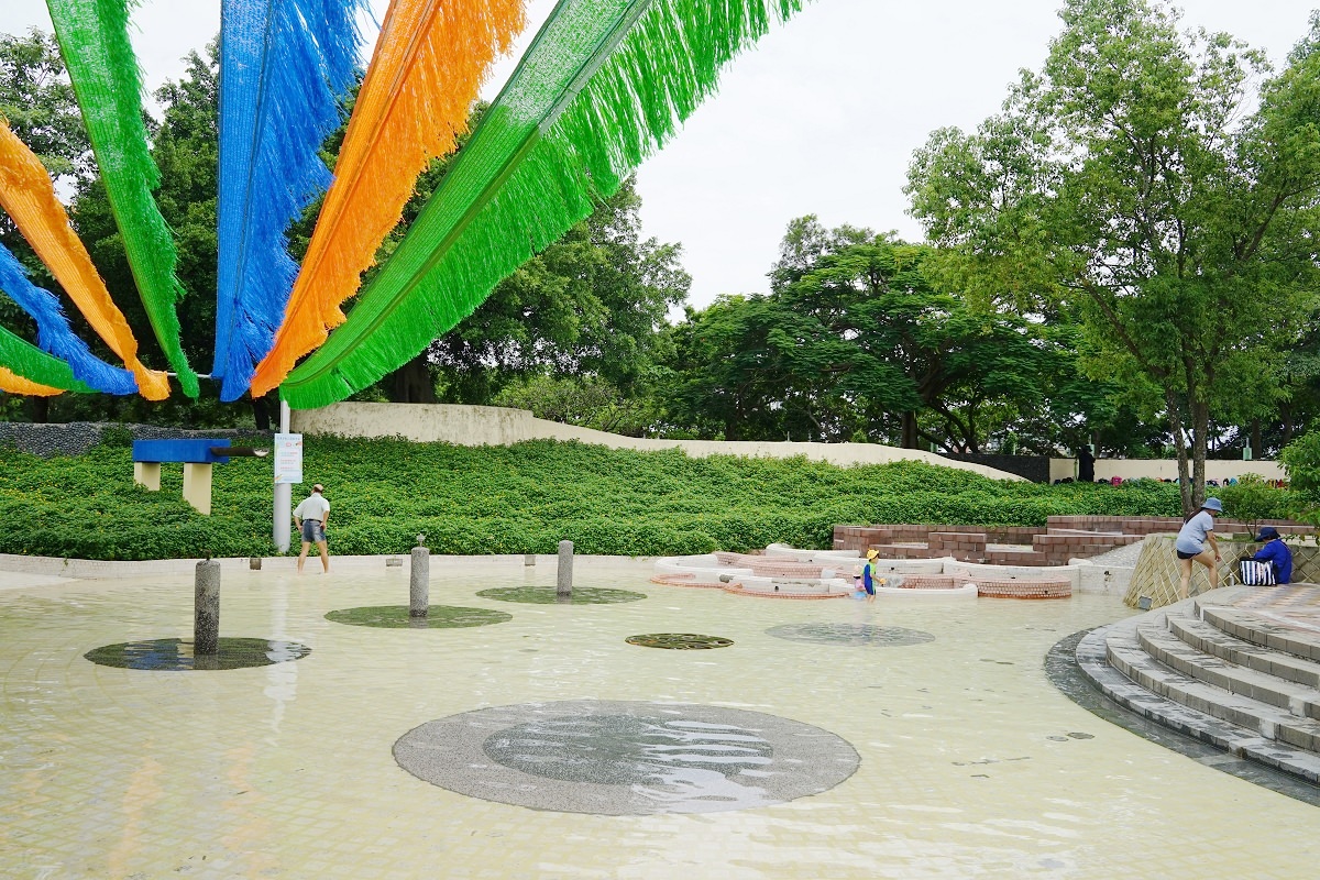 【桃園龍潭玩水公園推薦】超大兒童戲水池 貼心室內更衣室 龍潭運動公園戲水區