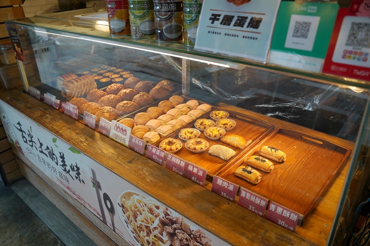 【內湖車輪餅推薦】老字號杏仁茶/杏仁豆腐 料好實在脆皮紅豆餅 磨豆傳奇內湖店