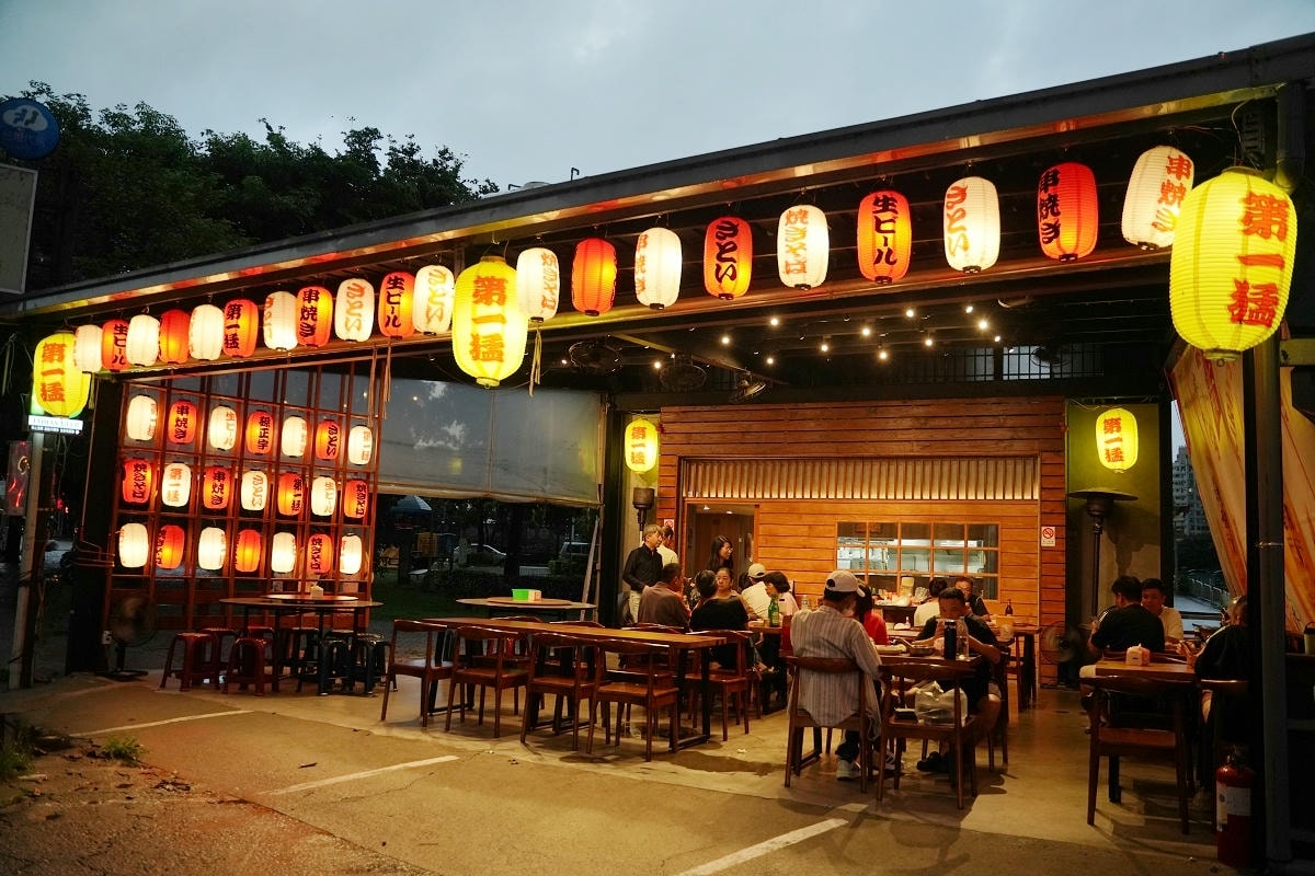 【第一猛海鮮燒烤快炒東興店】台中超人氣海鮮熱炒店 鮮蚵鳳螺蛤蜊三寶必點 高CP值鳳梨苦瓜雞 - 第1張圖 【第一猛海鮮燒烤快炒東興店】台中超人氣海鮮熱炒店 鮮蚵鳳螺蛤蜊三寶必點 高CP值鳳梨苦瓜雞