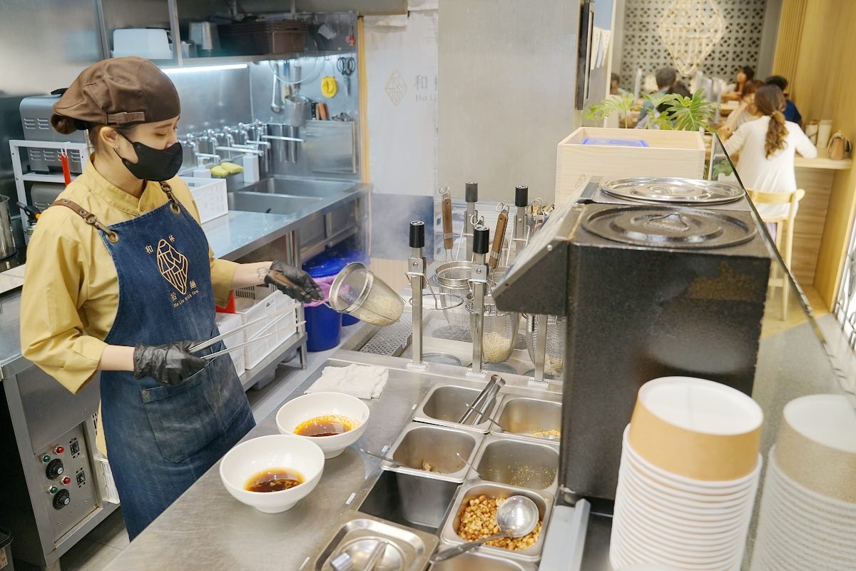 【高雄左營高鐵美食推薦】高雄必吃爆料麵店 高雄演唱會必吃創意拌拌麵 和林拾麵