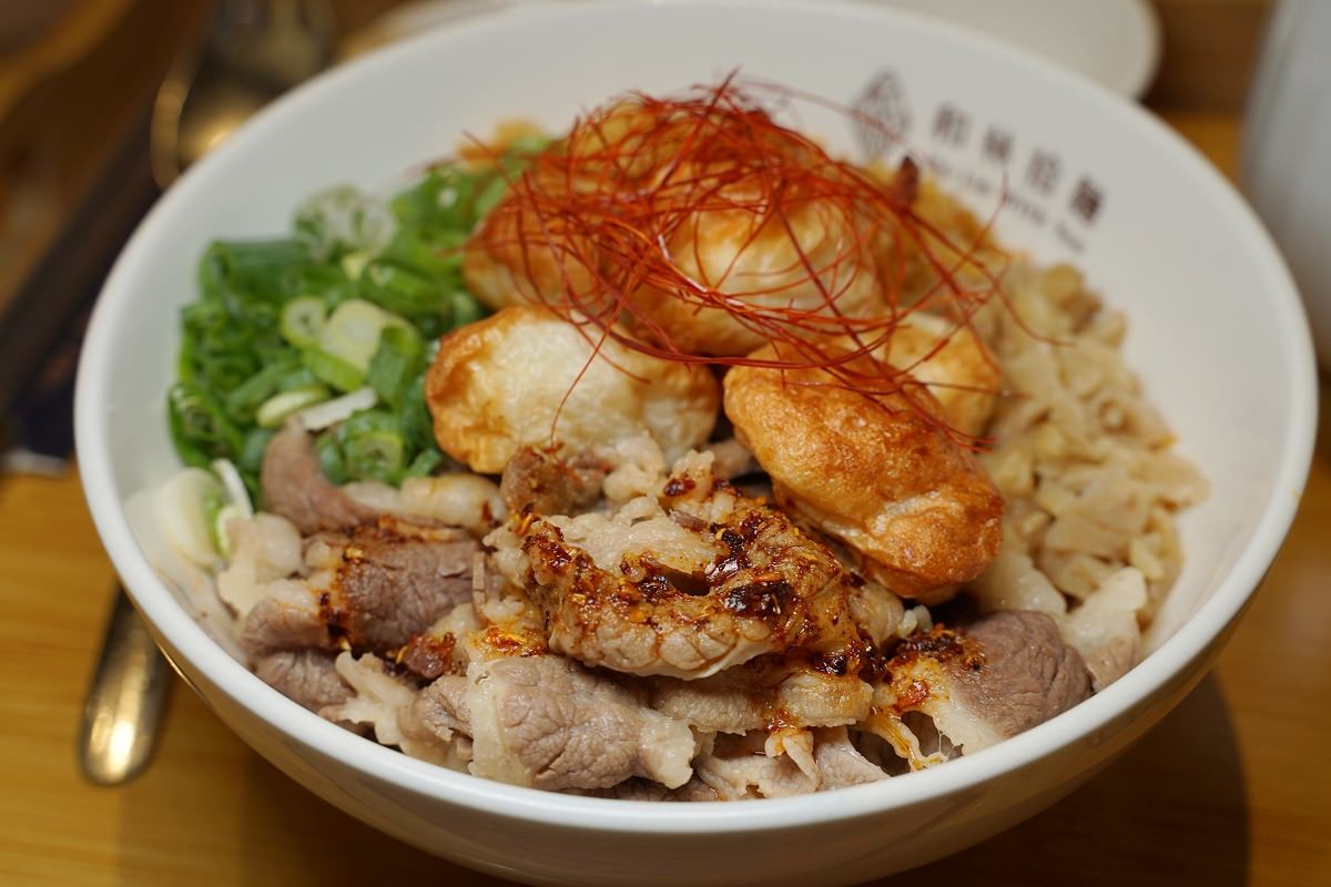 【高雄左營高鐵美食推薦】高雄必吃爆料麵店 高雄演唱會必吃創意拌拌麵 和林拾麵