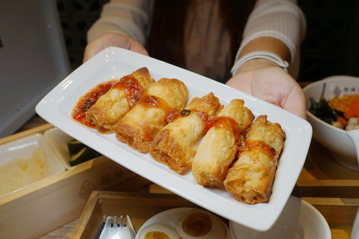 【高雄左營高鐵美食推薦】高雄必吃爆料麵店 高雄演唱會必吃創意拌拌麵 和林拾麵