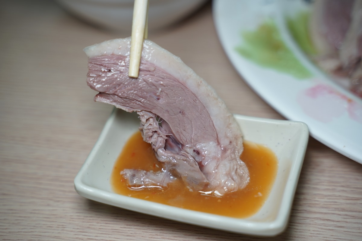 【嘉義民雄鵝肉餐廳推薦】燜煮鵝肉口感軟嫩CP值高 民雄鵝肉一條街聚餐好選擇 民雄鵝肉町