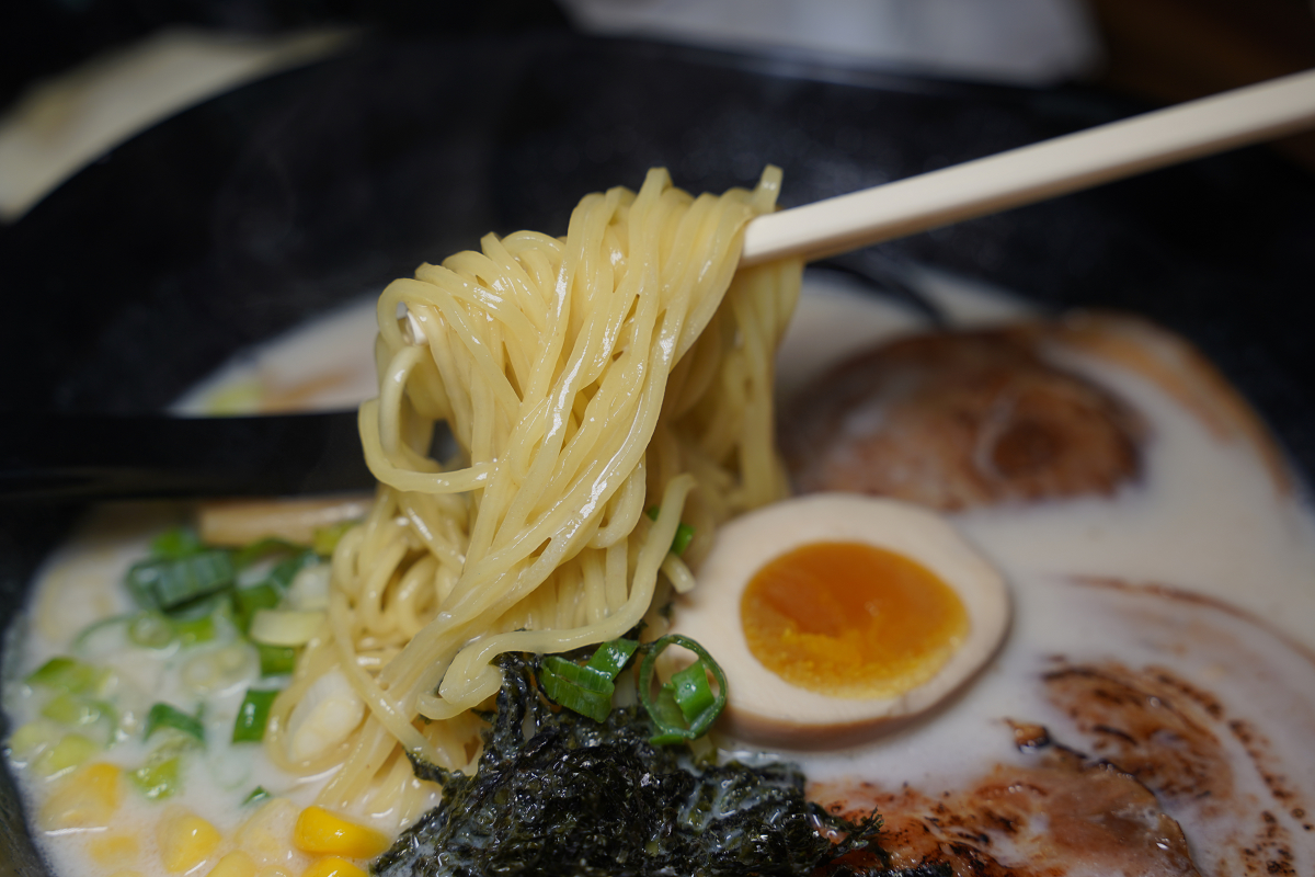 【麵享享牛肉麵/豚骨拉麵內壢長春店】內壢麵店推薦 內用豆花豆漿無限享用 美味必點腱心牛肉麵