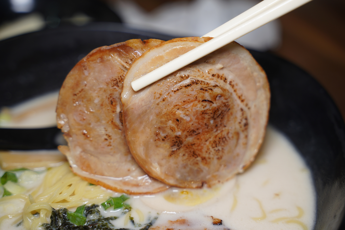 【麵享享牛肉麵/豚骨拉麵內壢長春店】內壢麵店推薦 內用豆花豆漿無限享用 美味必點腱心牛肉麵