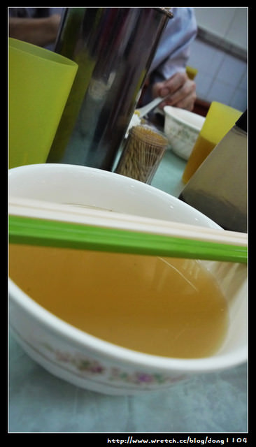 【香港自助/自由行】新強記燒腊飯店。油雞燒鴨燒味飯