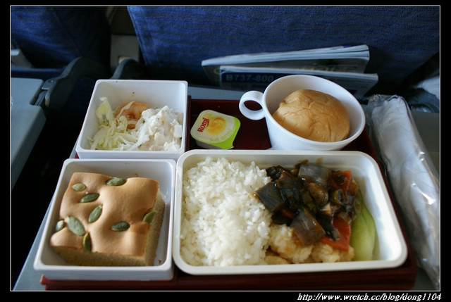 【帛琉遊記】台灣桃園國際機場。華航飛機餐
