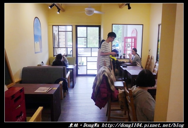 【桃園食記】三元街貓咪早餐店|寵物友善|DEMO HOUSE 早午餐 【桃園食記】三元街貓咪早餐店|寵物友善|DEMO HOUSE 早午餐