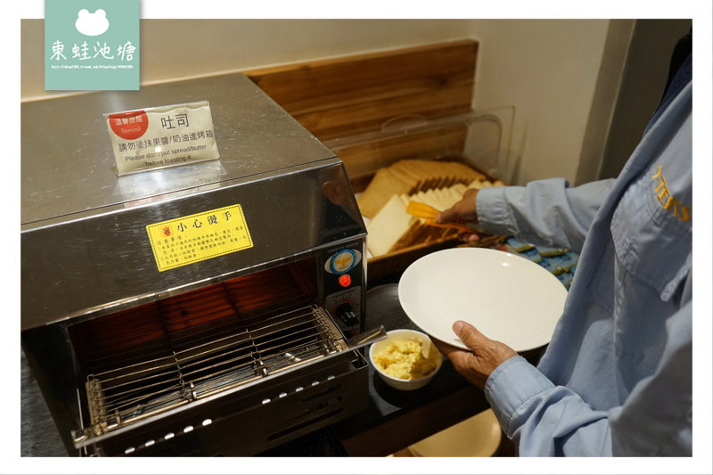 【台東飯店推薦】鐵花村秀泰廣場旁 旅人驛站鐵花文創館 (合法旅館 臺東縣旅館016號) 【台東飯店推薦】鐵花村秀泰廣場旁 旅人驛站鐵花文創館 (合法旅館 臺東縣旅館016號)