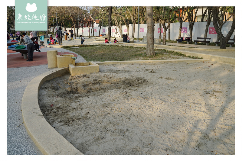 【新竹免費親子景點推薦】北台灣最大沙坑 新竹公園共融式兒童遊戲場 【新竹免費親子景點推薦】北台灣最大沙坑 新竹公園共融式兒童遊戲場