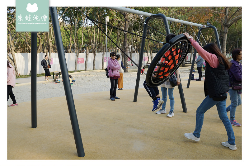 【新竹免費親子景點推薦】北台灣最大沙坑 新竹公園共融式兒童遊戲場 【新竹免費親子景點推薦】北台灣最大沙坑 新竹公園共融式兒童遊戲場