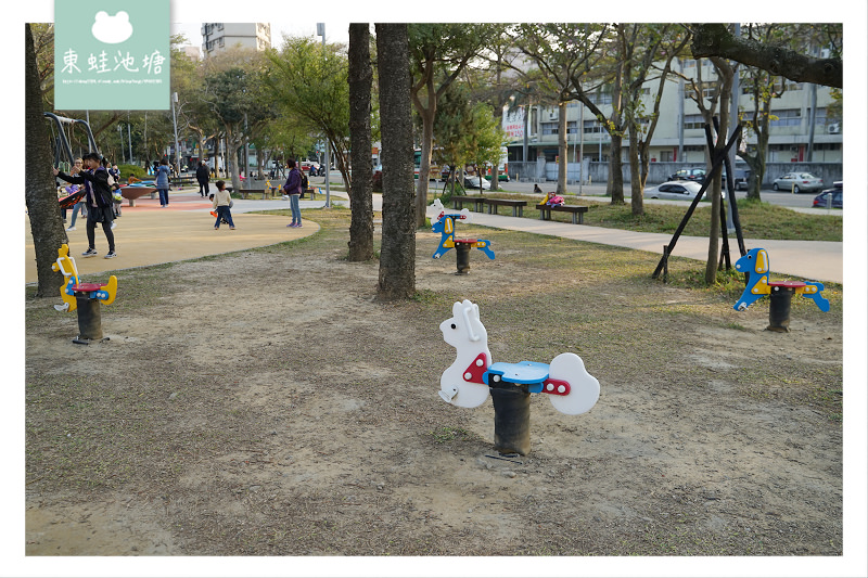 【新竹免費親子景點推薦】北台灣最大沙坑 新竹公園共融式兒童遊戲場 【新竹免費親子景點推薦】北台灣最大沙坑 新竹公園共融式兒童遊戲場