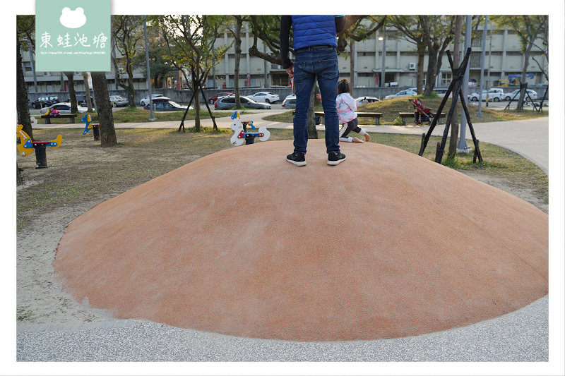【新竹免費親子景點推薦】北台灣最大沙坑 新竹公園共融式兒童遊戲場 【新竹免費親子景點推薦】北台灣最大沙坑 新竹公園共融式兒童遊戲場